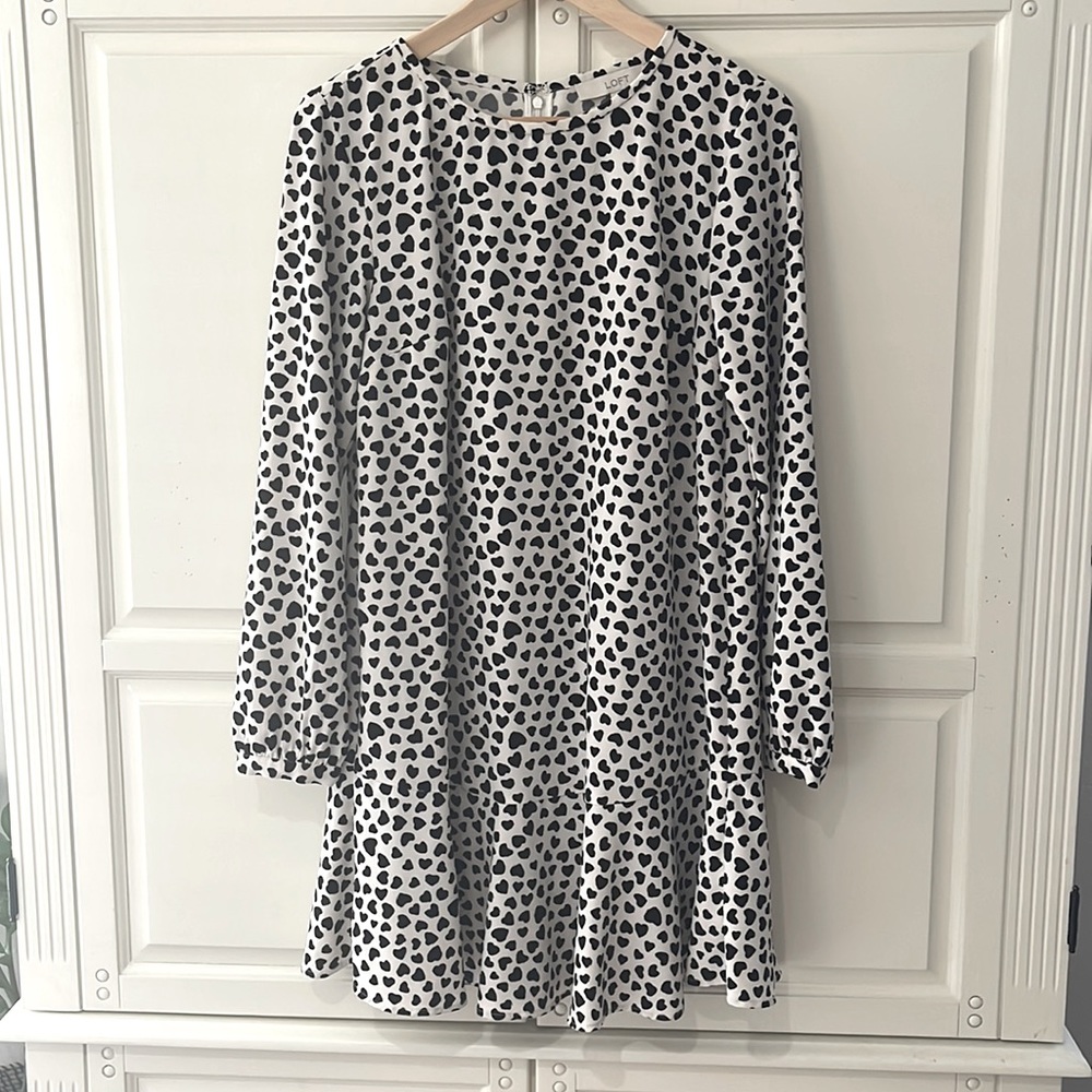 LOFT black and white long sleeve dress.